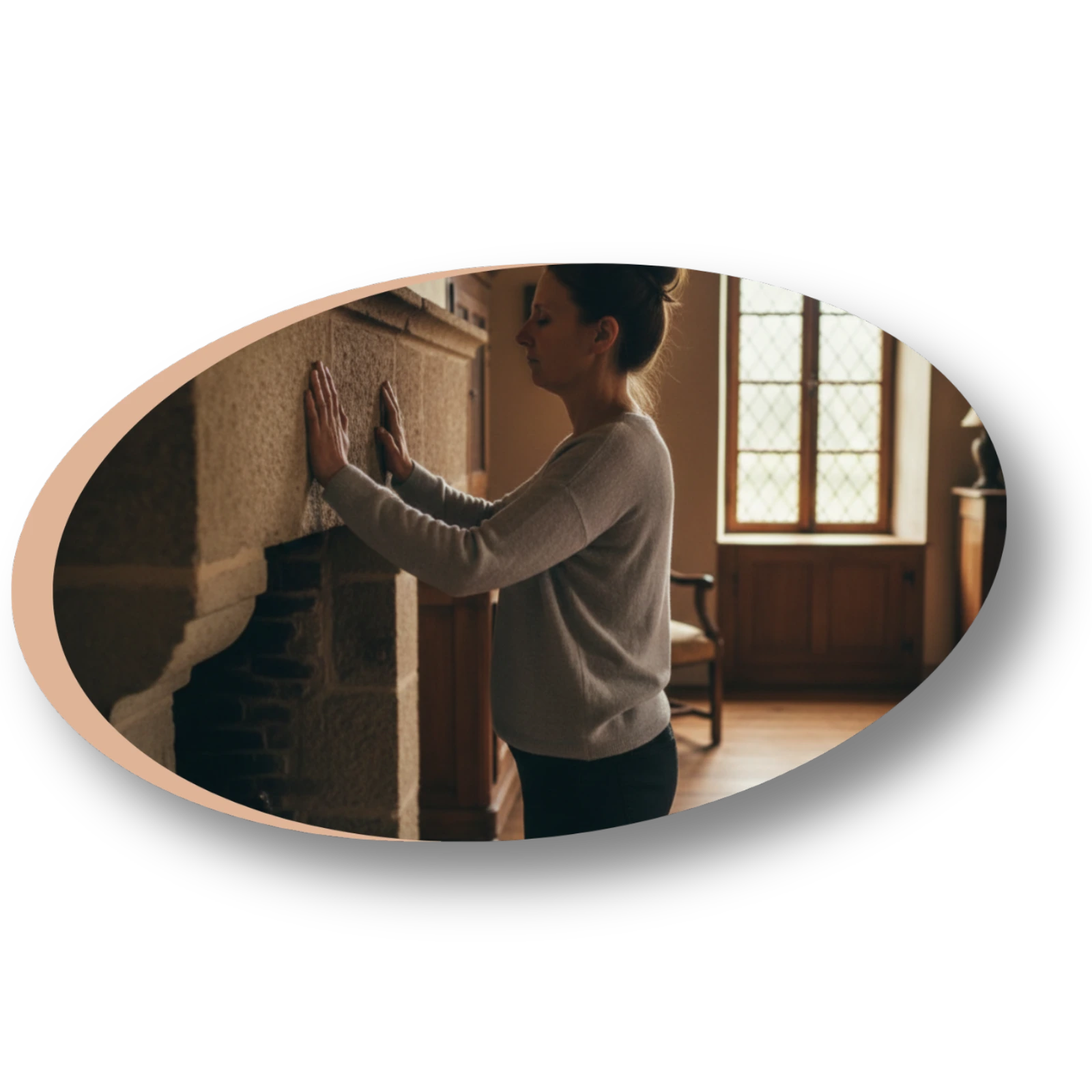 Géobiologue analysant les perturbations d'une maison ancienne en Lorraine.